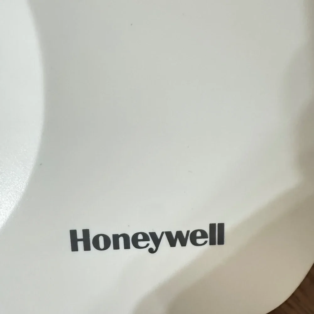 Honeywell HHT270WHD Compact Personal Tabletop Humidifier‎ White